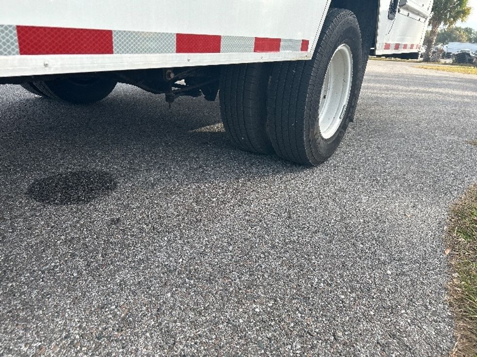 Light Duty Box Truck-Light and Medium Duty Trucks-Ford-2022-E350-Tampa-FL-89,175\n\t\tmiles-$ 33,500 - Image 5