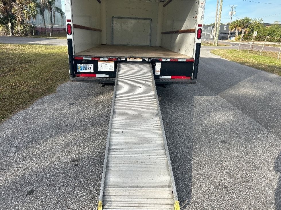 Light Duty Box Truck-Light and Medium Duty Trucks-Ford-2022-E350-Tampa-FL-89,175\n\t\tmiles-$ 33,500 - Image 9