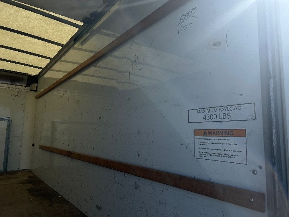 Light Duty Box Truck-Light and Medium Duty Trucks-Ford-2022-E350-Tampa-FL-89,445\n\t\tmiles-$ 33,500 - Image 10