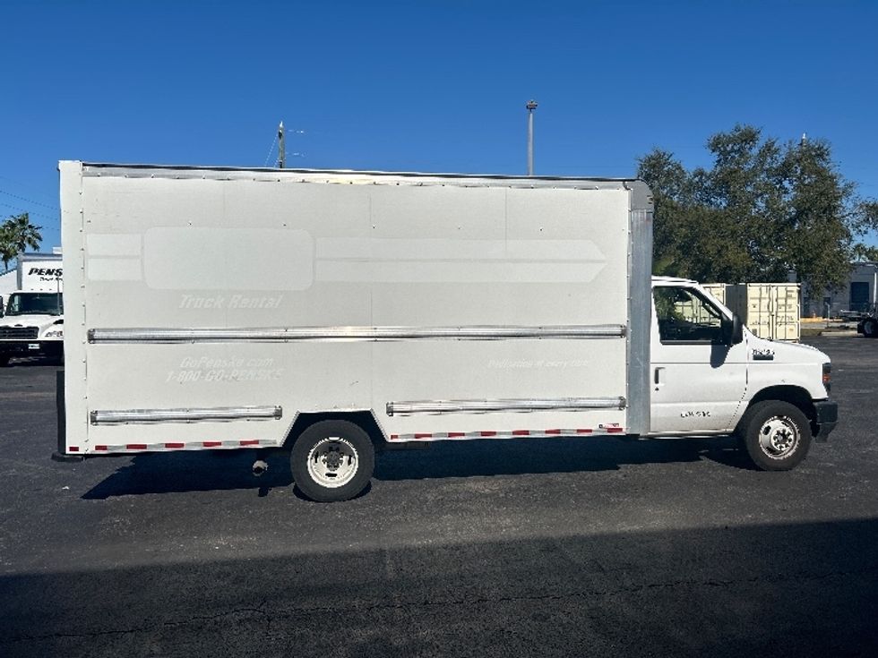 Light Duty Box Truck-Light and Medium Duty Trucks-Ford-2022-E350-Tampa-FL-89,445\n\t\tmiles-$ 33,500 - Image 13