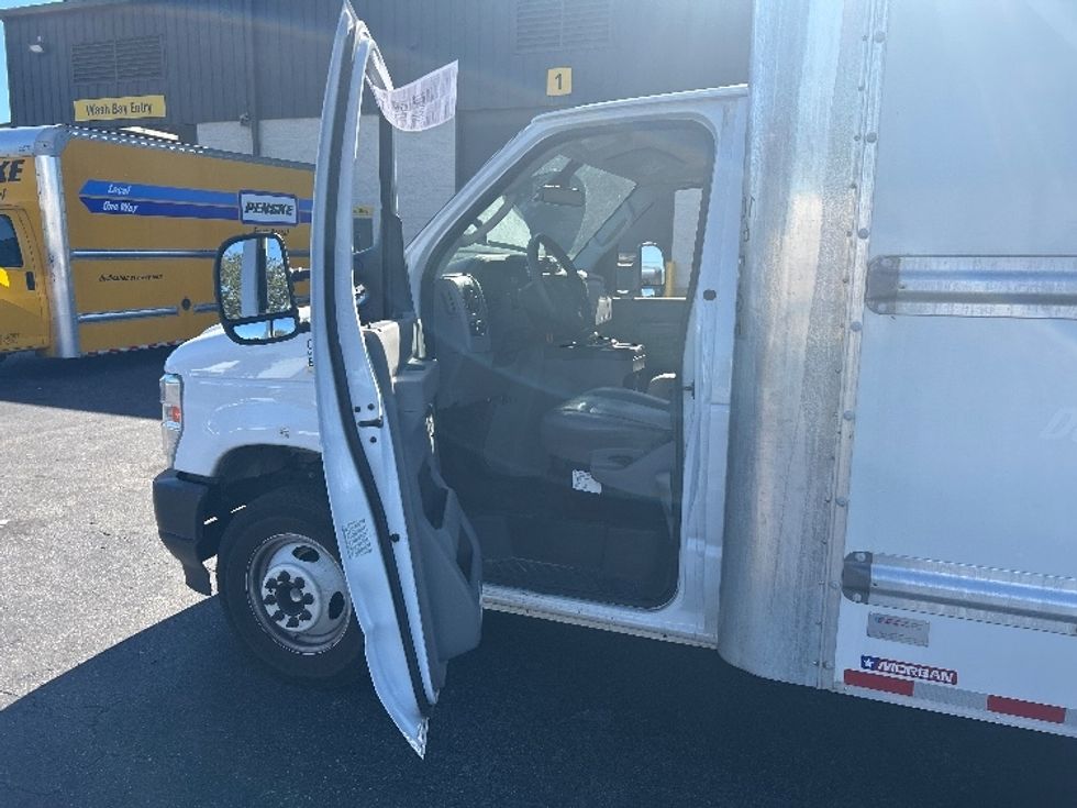 Light Duty Box Truck-Light and Medium Duty Trucks-Ford-2022-E350-Tampa-FL-89,445\n\t\tmiles-$ 33,500 - Image 14