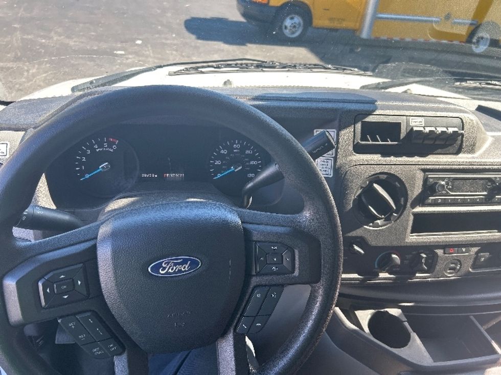 Light Duty Box Truck-Light and Medium Duty Trucks-Ford-2022-E350-Tampa-FL-89,445\n\t\tmiles-$ 33,500 - Image 16