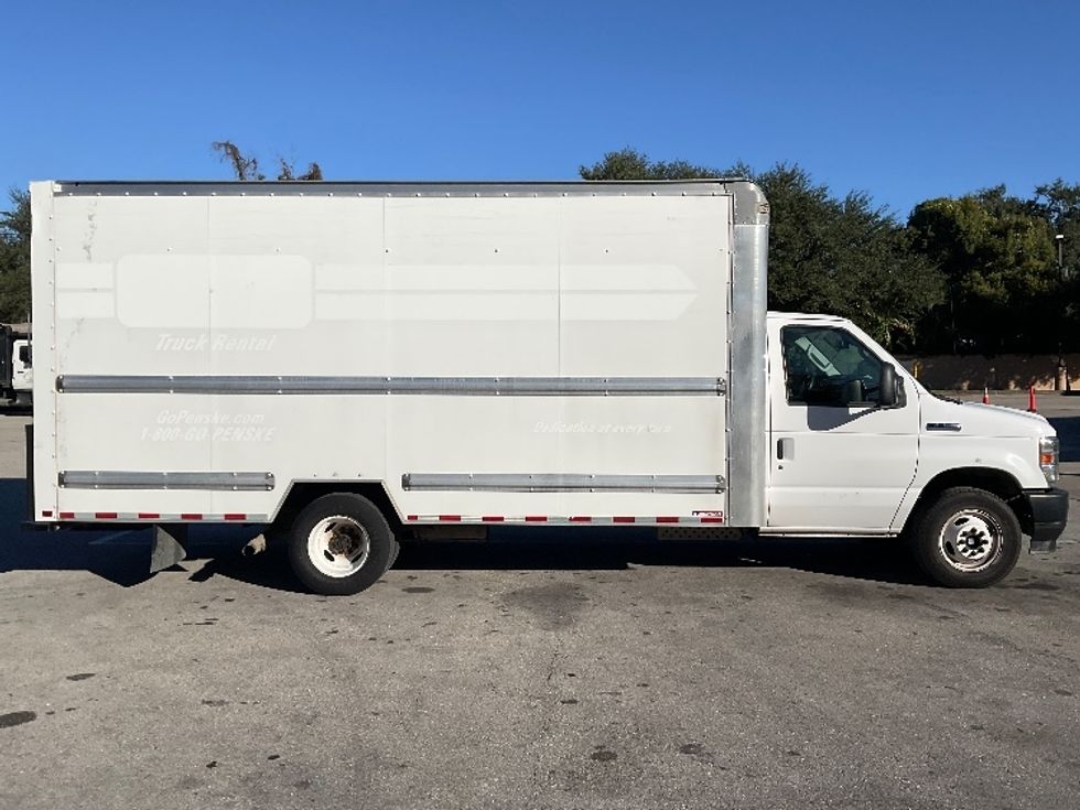 Light Duty Box Truck-Light and Medium Duty Trucks-Ford-2022-E350-Tampa-FL-92,640\n\t\tmiles-$ 33,250 - Image 15