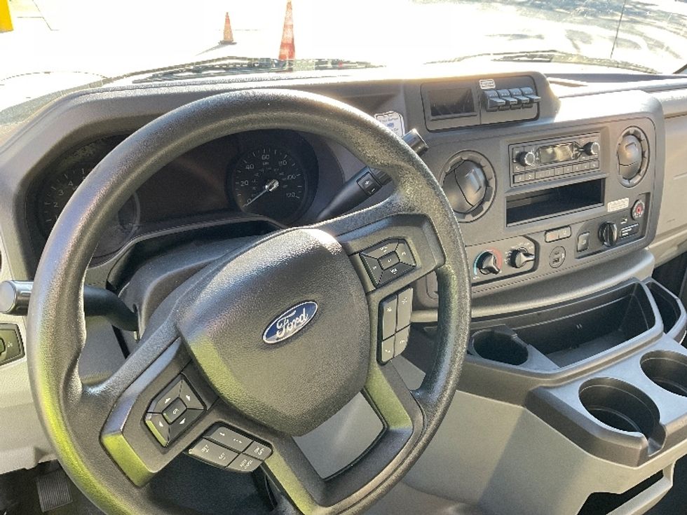 Light Duty Box Truck-Light and Medium Duty Trucks-Ford-2022-E350-Tampa-FL-92,640\n\t\tmiles-$ 33,250 - Image 18