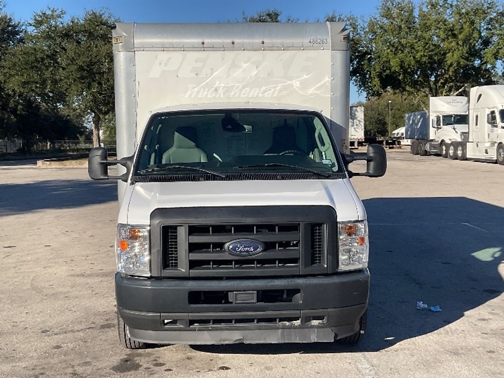 Light Duty Box Truck-Light and Medium Duty Trucks-Ford-2022-E350-Tampa-FL-92,640\n\t\tmiles-$ 33,250 - Image 2