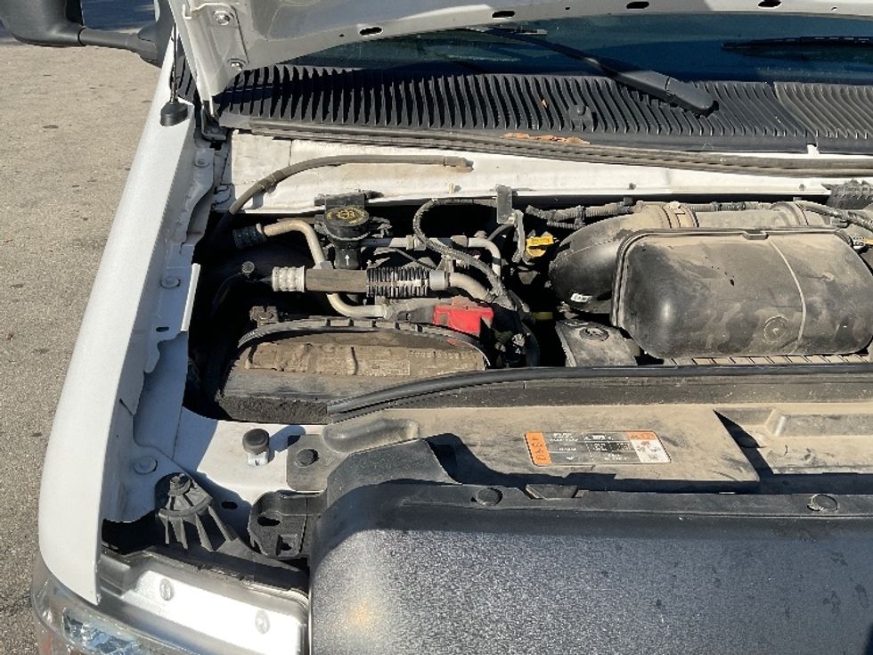 Light Duty Box Truck-Light and Medium Duty Trucks-Ford-2022-E350-Tampa-FL-92,640\n\t\tmiles-$ 33,250 - Image 23