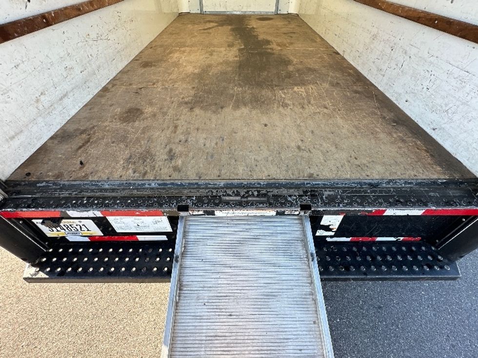 Light Duty Box Truck-Light and Medium Duty Trucks-Ford-2022-E350-Tampa-FL-99,330\n\t\tmiles-$ 32,250 - Image 10