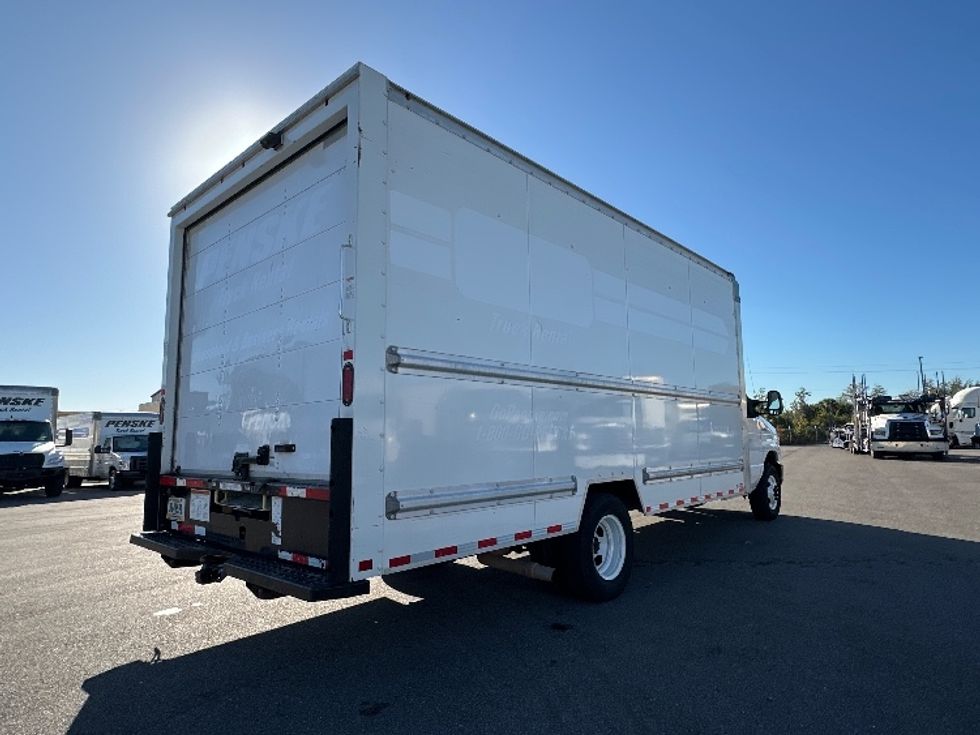 Light Duty Box Truck-Light and Medium Duty Trucks-Ford-2022-E350-Tampa-FL-99,330\n\t\tmiles-$ 32,250 - Image 13