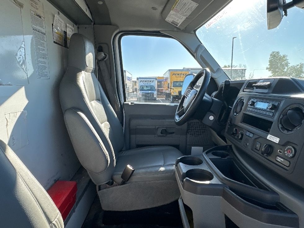 Light Duty Box Truck-Light and Medium Duty Trucks-Ford-2022-E350-Tampa-FL-99,330\n\t\tmiles-$ 32,250 - Image 22