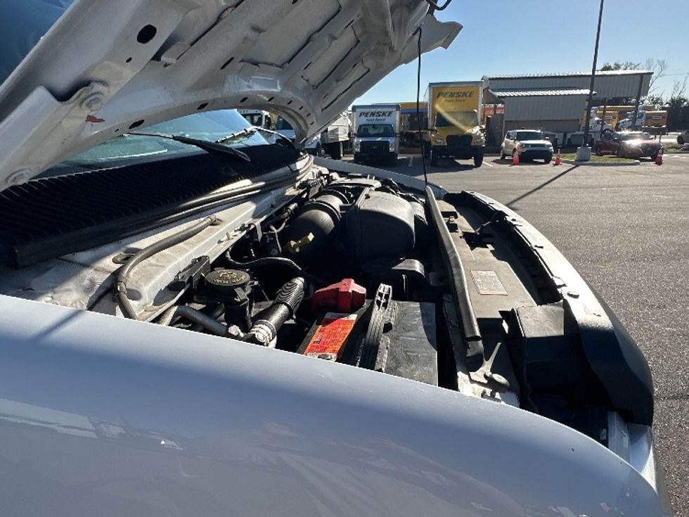 Light Duty Box Truck-Light and Medium Duty Trucks-Ford-2022-E350-Tampa-FL-99,330\n\t\tmiles-$ 32,250 - Image 23