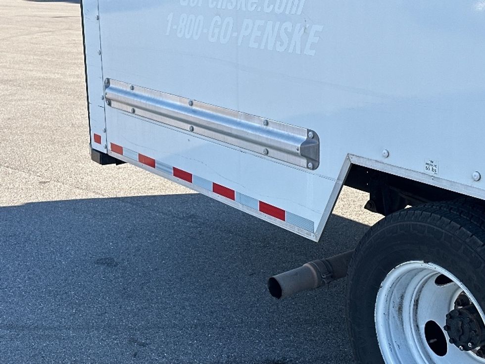 Light Duty Box Truck-Light and Medium Duty Trucks-Ford-2022-E350-Tampa-FL-99,330\n\t\tmiles-$ 32,250 - Image 28