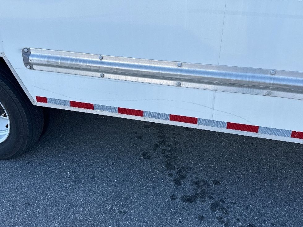 Light Duty Box Truck-Light and Medium Duty Trucks-Ford-2022-E350-Tampa-FL-99,330\n\t\tmiles-$ 32,250 - Image 29