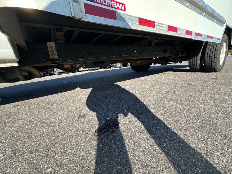 Light Duty Box Truck-Light and Medium Duty Trucks-Ford-2022-E350-Tampa-FL-99,330\n\t\tmiles-$ 32,250 - Image 5