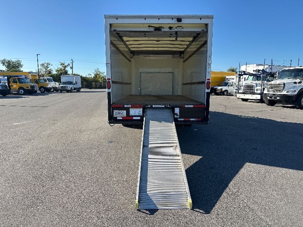Light Duty Box Truck-Light and Medium Duty Trucks-Ford-2022-E350-Tampa-FL-99,330\n\t\tmiles-$ 32,250 - Image 9