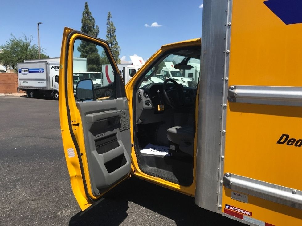 Light Duty Box Truck-Light and Medium Duty Trucks-Ford-2022-E350-Tempe-AZ-84,200\n\t\tmiles-$ 30,750 - Image 16
