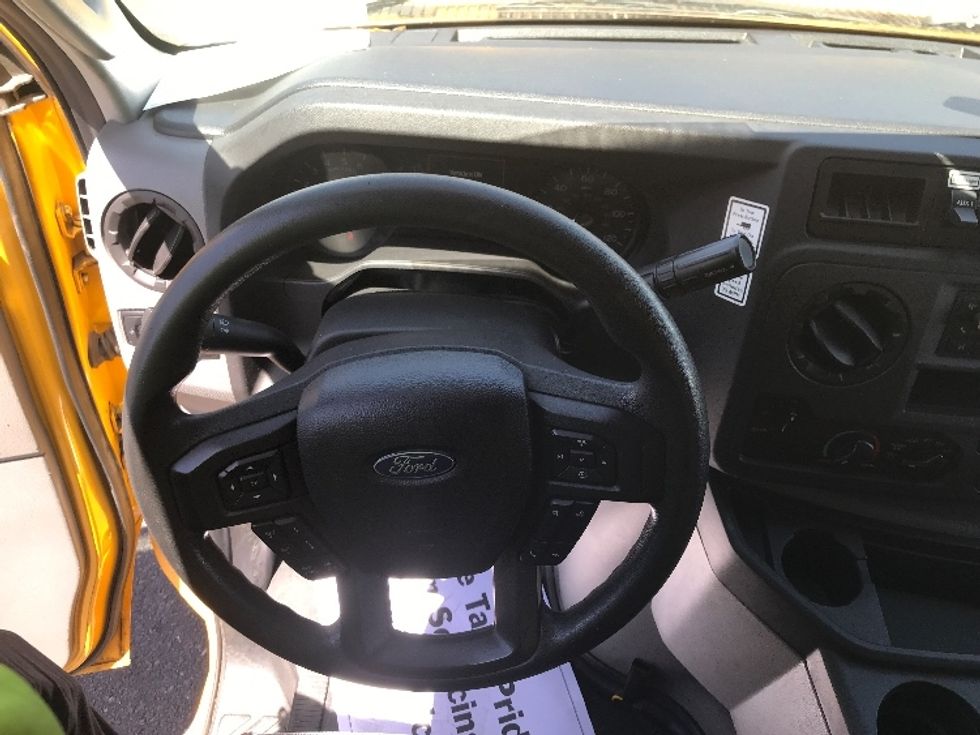 Light Duty Box Truck-Light and Medium Duty Trucks-Ford-2022-E350-Tempe-AZ-84,200\n\t\tmiles-$ 30,750 - Image 18