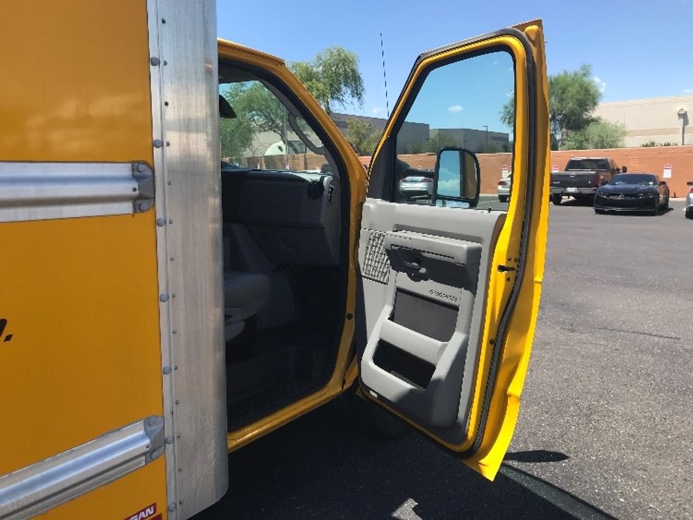 Light Duty Box Truck-Light and Medium Duty Trucks-Ford-2022-E350-Tempe-AZ-84,200\n\t\tmiles-$ 30,750 - Image 20