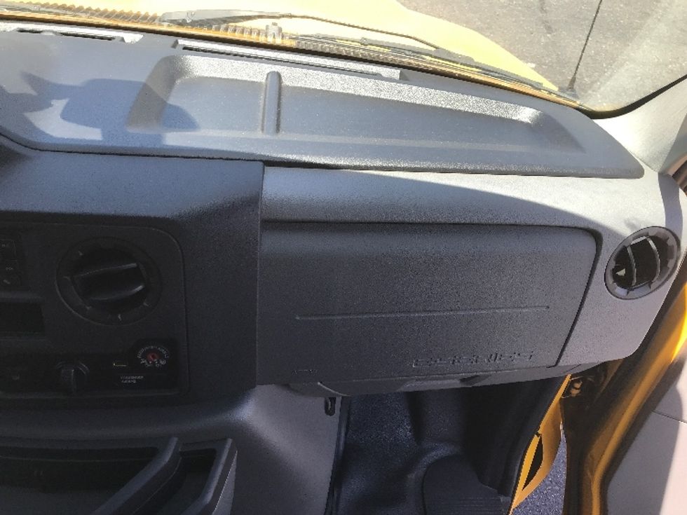 Light Duty Box Truck-Light and Medium Duty Trucks-Ford-2022-E350-Tempe-AZ-84,200\n\t\tmiles-$ 30,750 - Image 21