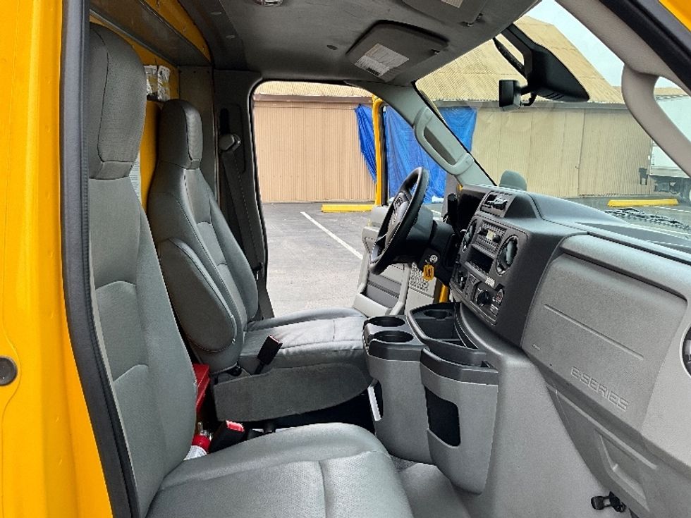 Light Duty Box Truck-Light and Medium Duty Trucks-Ford-2022-E350-Tempe-AZ-98,536\n\t\tmiles-$ 29,500 - Image 21