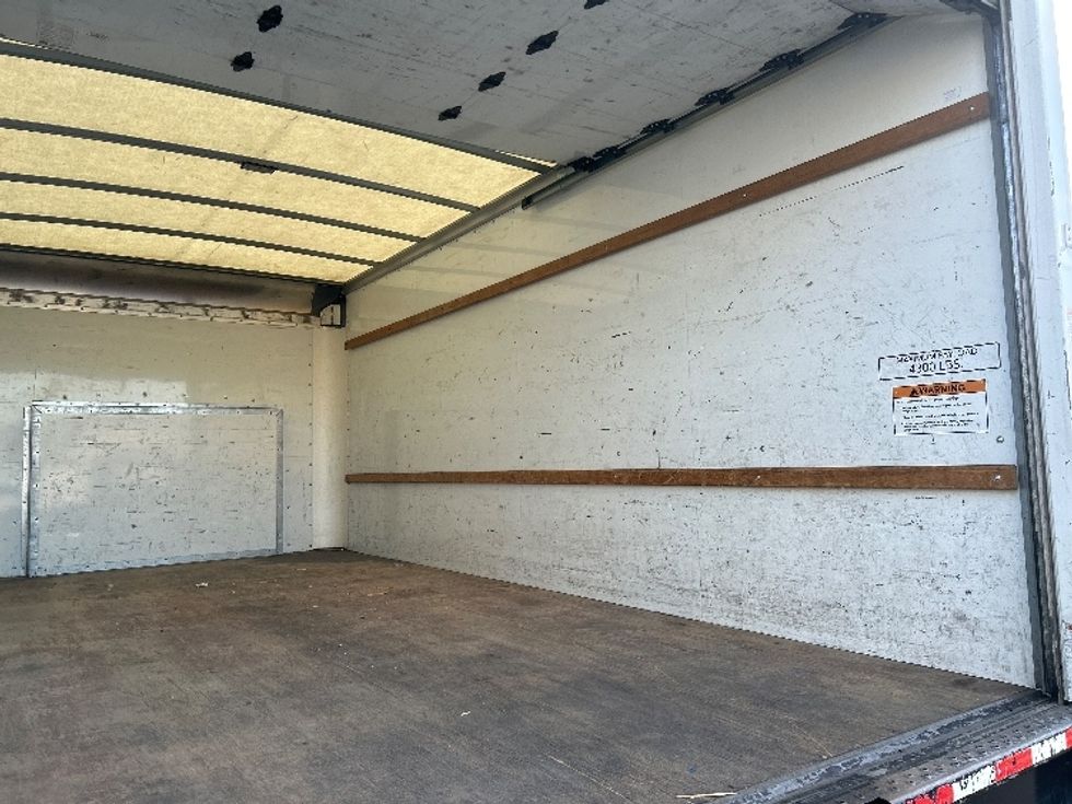 Light Duty Box Truck-Light and Medium Duty Trucks-Ford-2022-E350-Torrance-CA-106,574\n\t\tmiles-$ 29,250 - Image 12