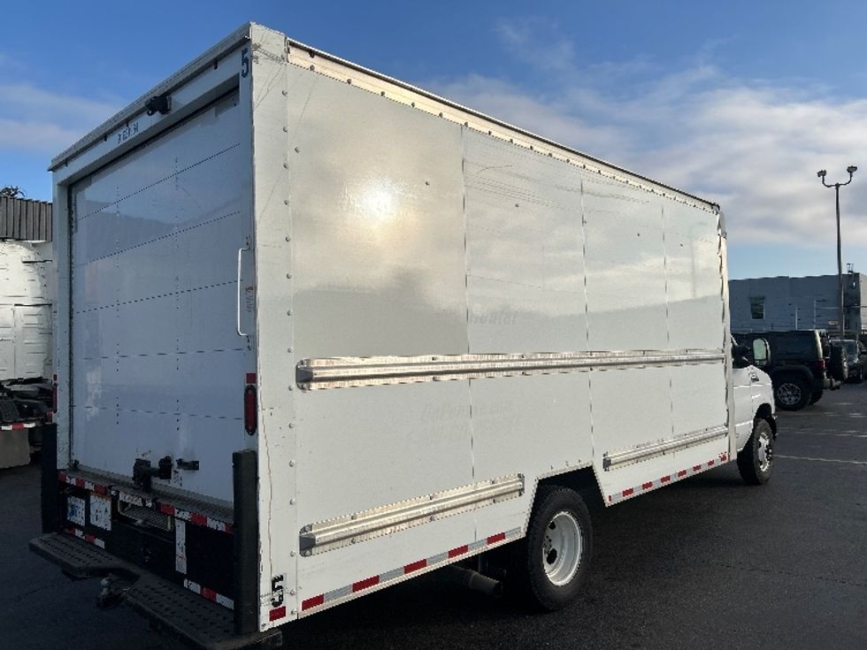 Light Duty Box Truck-Light and Medium Duty Trucks-Ford-2022-E350-Torrance-CA-106,574\n\t\tmiles-$ 29,250 - Image 13
