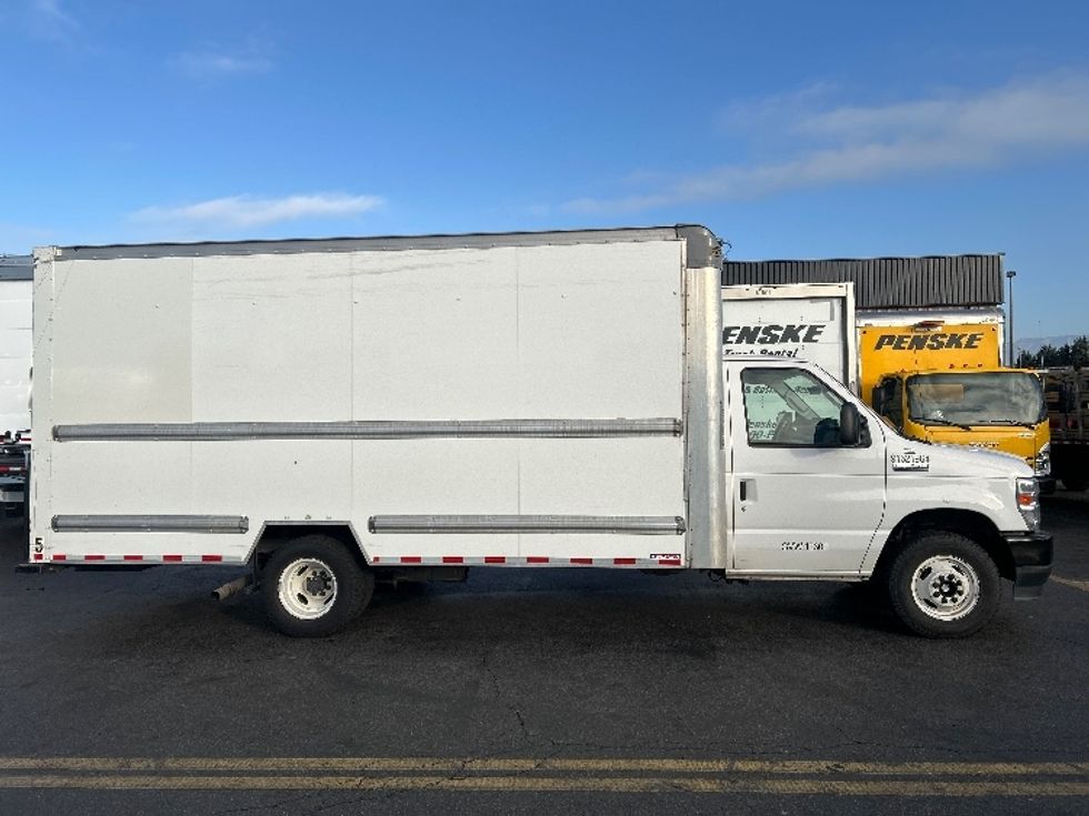 Light Duty Box Truck-Light and Medium Duty Trucks-Ford-2022-E350-Torrance-CA-106,574\n\t\tmiles-$ 29,250 - Image 15