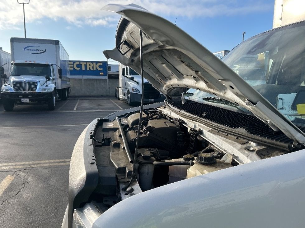 Light Duty Box Truck-Light and Medium Duty Trucks-Ford-2022-E350-Torrance-CA-106,574\n\t\tmiles-$ 29,250 - Image 24