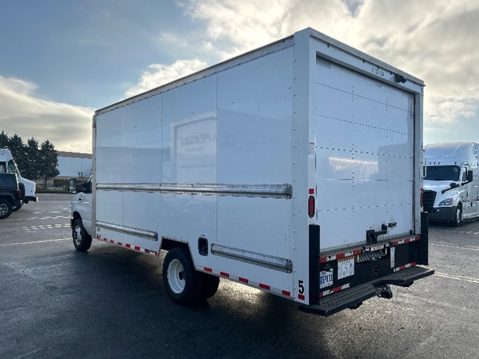 Light Duty Box Truck-Light and Medium Duty Trucks-Ford-2022-E350-Torrance-CA-106,574\n\t\tmiles-$ 29,250 - Image 6