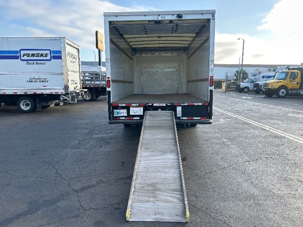 Light Duty Box Truck-Light and Medium Duty Trucks-Ford-2022-E350-Torrance-CA-106,574\n\t\tmiles-$ 29,250 - Image 9