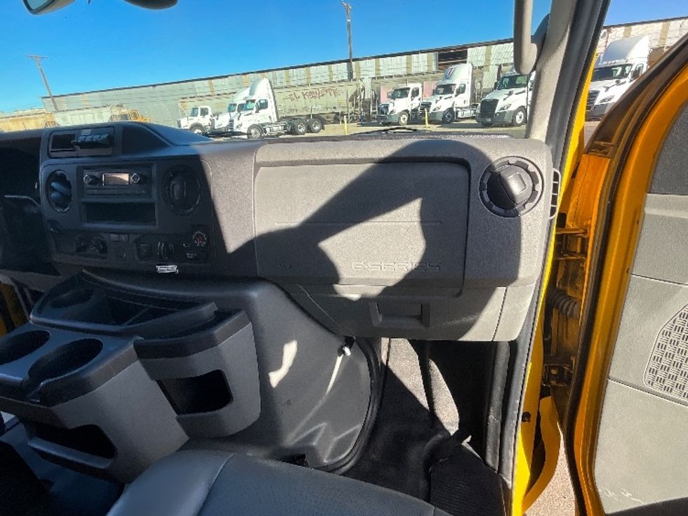 Light Duty Box Truck-Light and Medium Duty Trucks-Ford-2022-E350-Torrance-CA-54,550\n\t\tmiles-$ 40,750 - Image 21