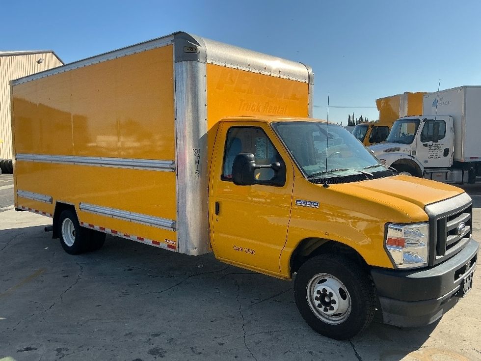 Light Duty Box Truck-Light and Medium Duty Trucks-Ford-2022-E350-Torrance-CA-58,080\n\t\tmiles-$ 32,500 - Image 1