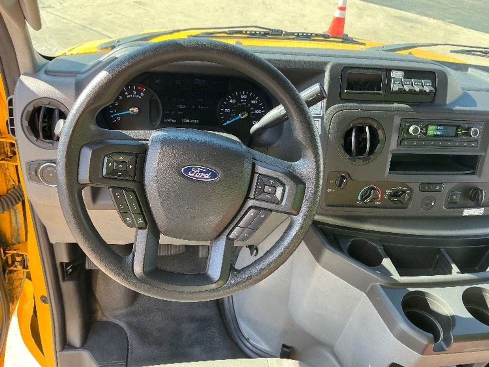 Light Duty Box Truck-Light and Medium Duty Trucks-Ford-2022-E350-Torrance-CA-58,080\n\t\tmiles-$ 32,500 - Image 18
