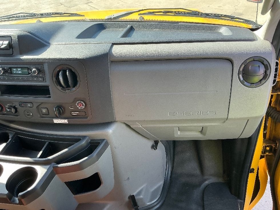 Light Duty Box Truck-Light and Medium Duty Trucks-Ford-2022-E350-Torrance-CA-58,080\n\t\tmiles-$ 32,500 - Image 21