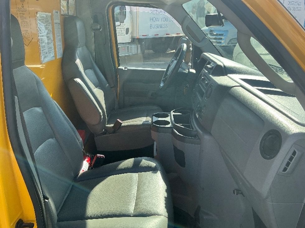 Light Duty Box Truck-Light and Medium Duty Trucks-Ford-2022-E350-Torrance-CA-58,080\n\t\tmiles-$ 32,500 - Image 22