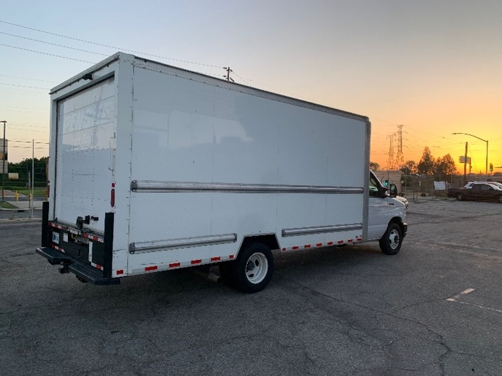 Light Duty Box Truck-Light and Medium Duty Trucks-Ford-2022-E350-Torrance-CA-81,914\n\t\tmiles-$ 34,500 - Image 13