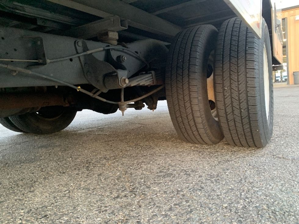 Light Duty Box Truck-Light and Medium Duty Trucks-Ford-2022-E350-Torrance-CA-81,914\n\t\tmiles-$ 34,500 - Image 5