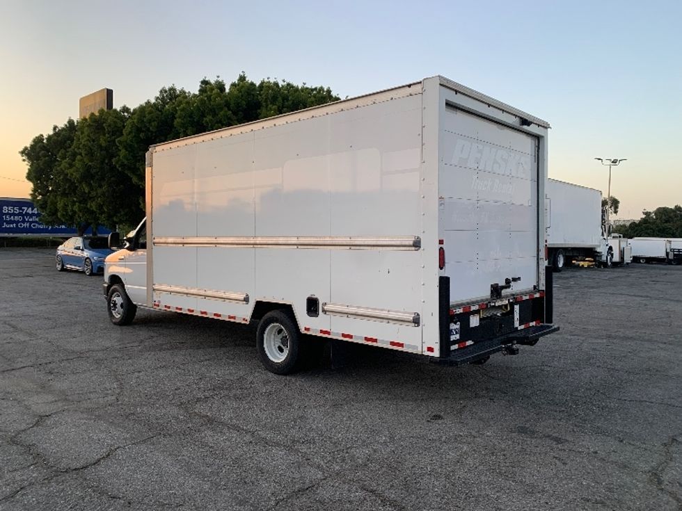 Light Duty Box Truck-Light and Medium Duty Trucks-Ford-2022-E350-Torrance-CA-81,914\n\t\tmiles-$ 34,500 - Image 6