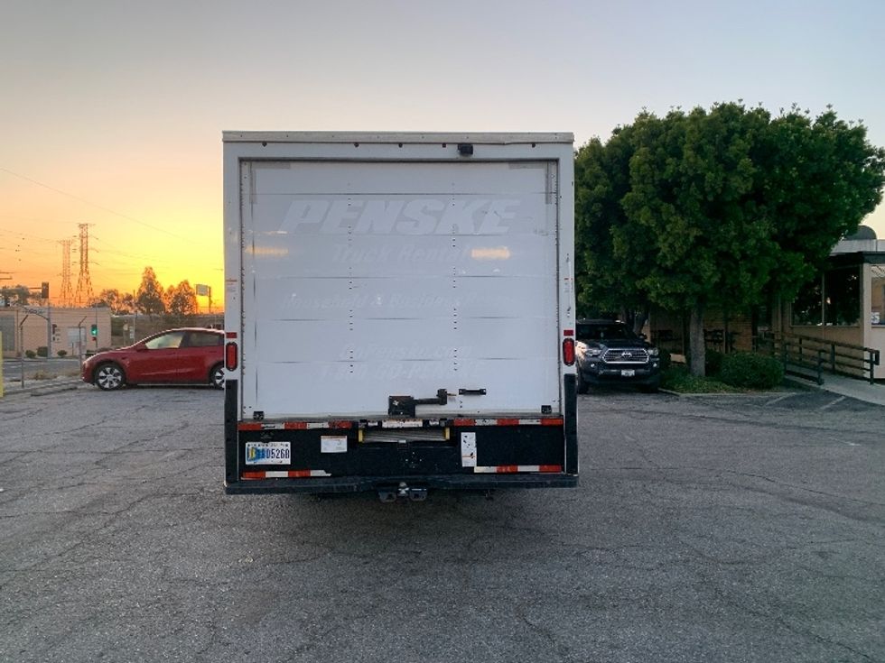 Light Duty Box Truck-Light and Medium Duty Trucks-Ford-2022-E350-Torrance-CA-81,914\n\t\tmiles-$ 34,500 - Image 7