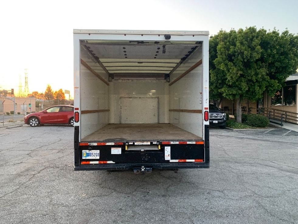 Light Duty Box Truck-Light and Medium Duty Trucks-Ford-2022-E350-Torrance-CA-81,914\n\t\tmiles-$ 34,500 - Image 9