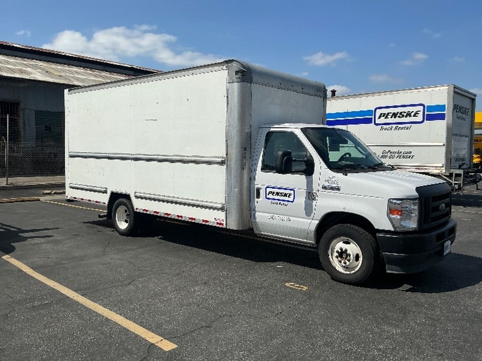Light Duty Box Truck-Light and Medium Duty Trucks-Ford-2022-E350-Torrance-CA-97,945\n\t\tmiles-$ 28,500 - Image 1