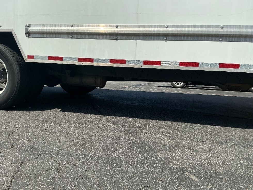 Light Duty Box Truck-Light and Medium Duty Trucks-Ford-2022-E350-Torrance-CA-97,945\n\t\tmiles-$ 28,500 - Image 14