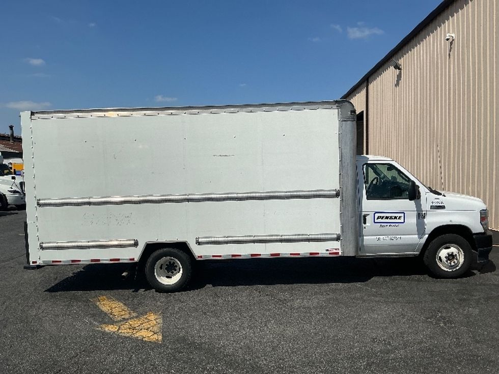 Light Duty Box Truck-Light and Medium Duty Trucks-Ford-2022-E350-Torrance-CA-97,945\n\t\tmiles-$ 28,500 - Image 15