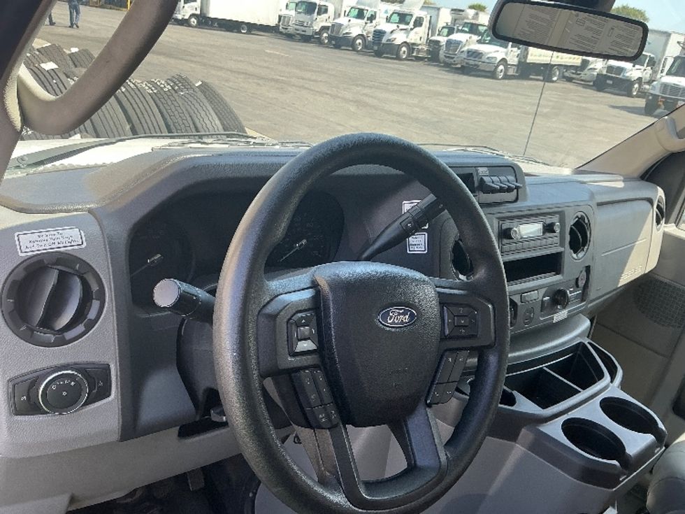 Light Duty Box Truck-Light and Medium Duty Trucks-Ford-2022-E350-Torrance-CA-97,945\n\t\tmiles-$ 28,500 - Image 17