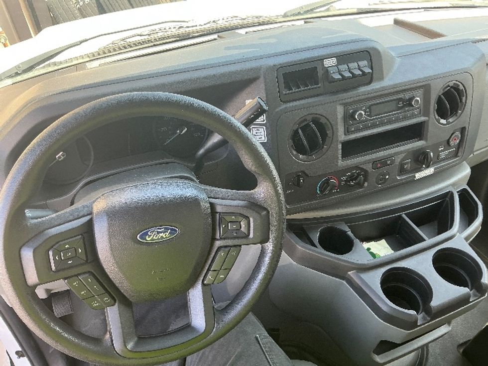 Light Duty Box Truck-Light and Medium Duty Trucks-Ford-2022-E350-Torrance-CA-97,945\n\t\tmiles-$ 28,500 - Image 18