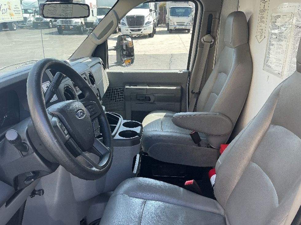Light Duty Box Truck-Light and Medium Duty Trucks-Ford-2022-E350-Torrance-CA-97,945\n\t\tmiles-$ 28,500 - Image 19