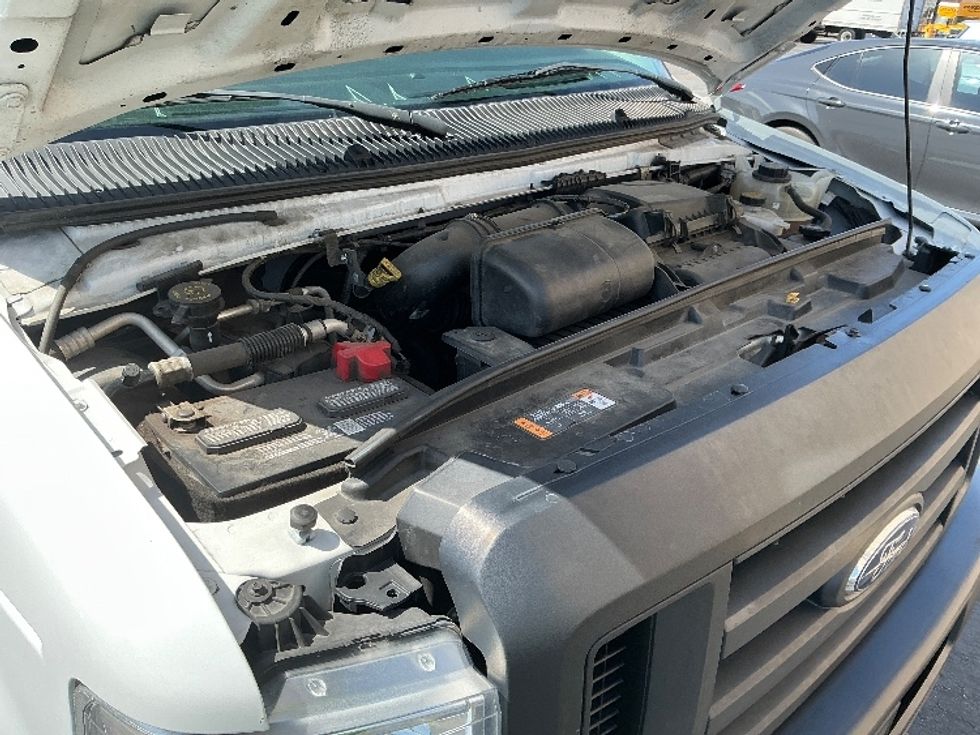 Light Duty Box Truck-Light and Medium Duty Trucks-Ford-2022-E350-Torrance-CA-97,945\n\t\tmiles-$ 28,500 - Image 23