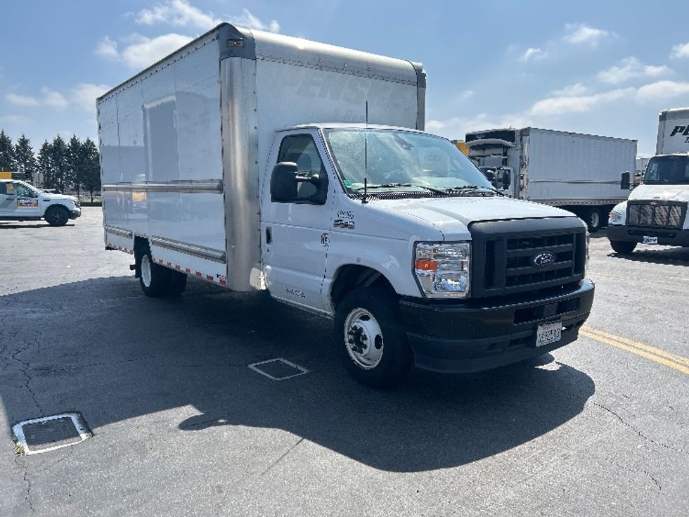 Light Duty Box Truck-Light and Medium Duty Trucks-Ford-2022-E350-Torrance-CA-98,851\n\t\tmiles-$ 31,500 - Image 1