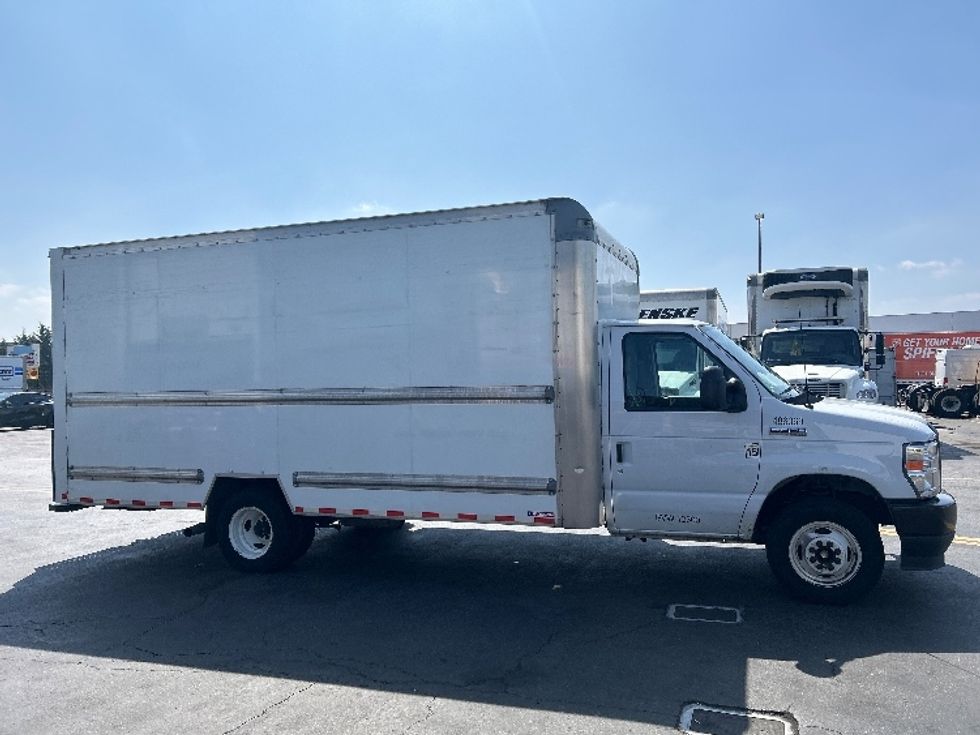 Light Duty Box Truck-Light and Medium Duty Trucks-Ford-2022-E350-Torrance-CA-98,851\n\t\tmiles-$ 31,500 - Image 15