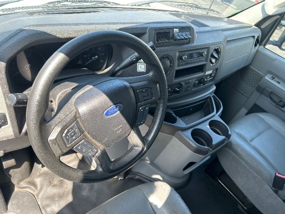 Light Duty Box Truck-Light and Medium Duty Trucks-Ford-2022-E350-Torrance-CA-98,851\n\t\tmiles-$ 31,500 - Image 17