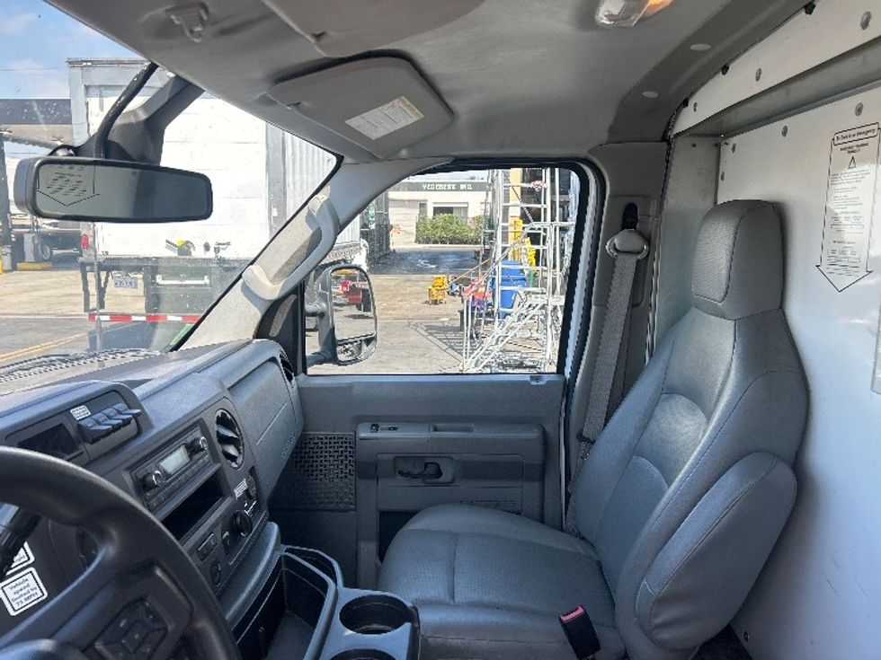 Light Duty Box Truck-Light and Medium Duty Trucks-Ford-2022-E350-Torrance-CA-98,851\n\t\tmiles-$ 31,500 - Image 19